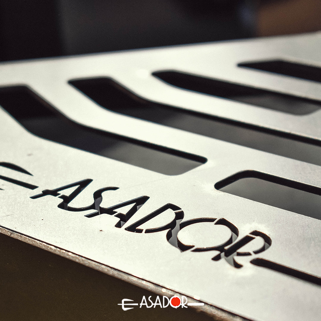 Fogón 120 cm de Acero — Octogonal con Parrilla, Espiedo y Provoleteros | El Asador Chile
