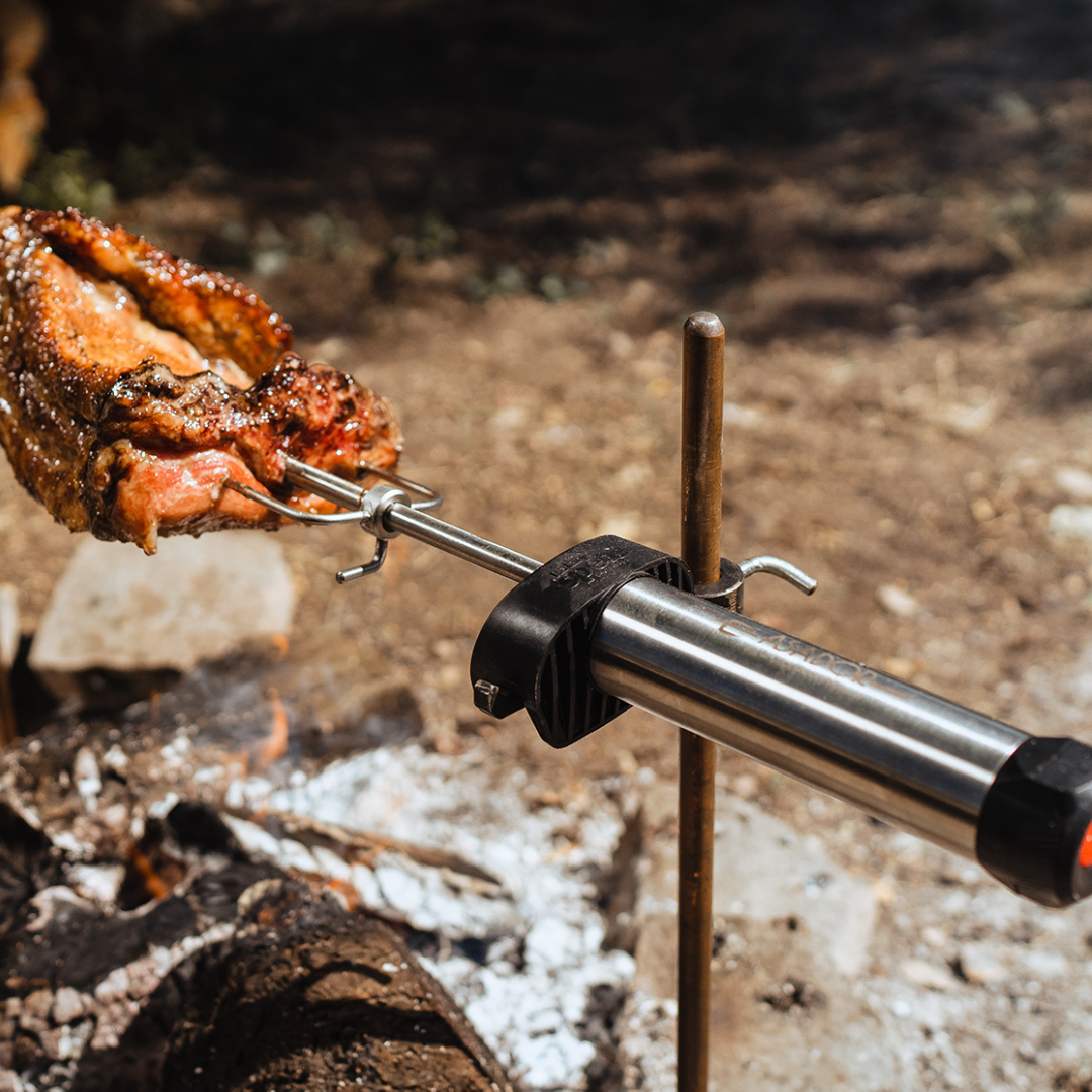 Espiedo eléctrico portátil de acero inoxidable para asados en estacas El Asador Chile